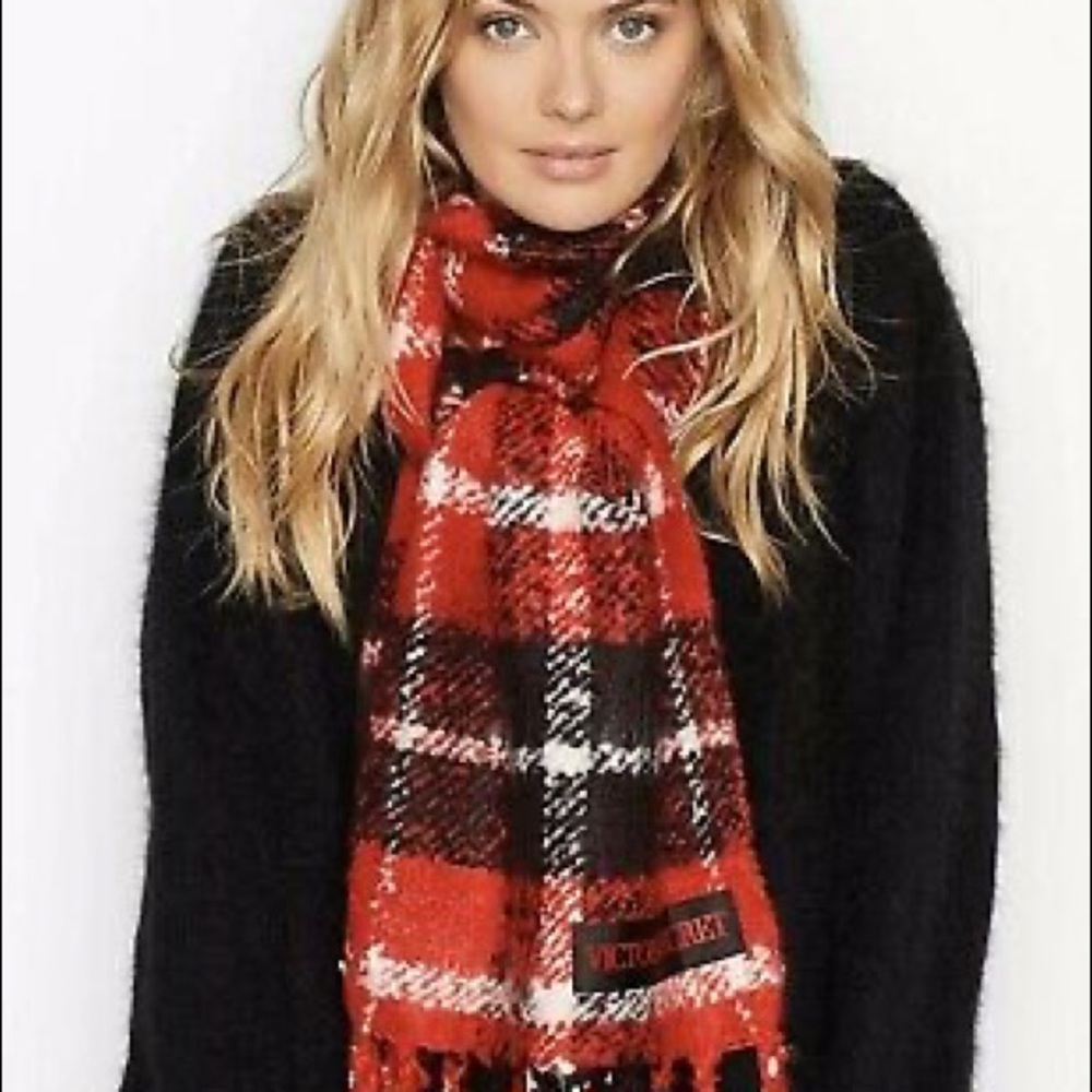 Victoria’s Secret scarlet & black plaid scarf